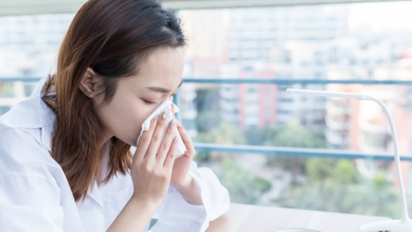婴儿感冒鼻塞的解决方案