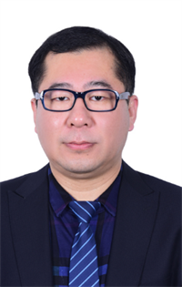 李亮