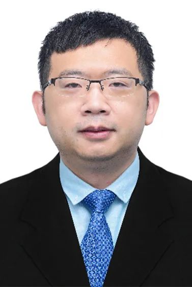 吕伟