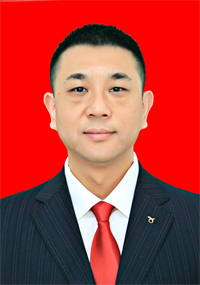 于亮