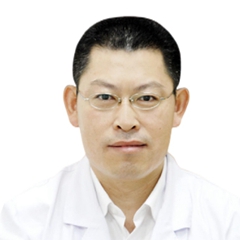 邱君