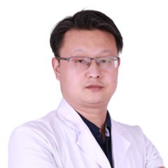 李震