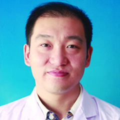 李巍