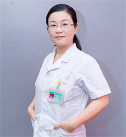 卢君