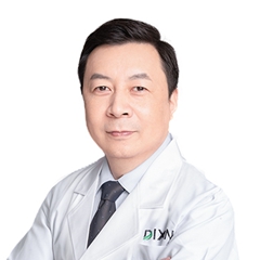 陆毅群