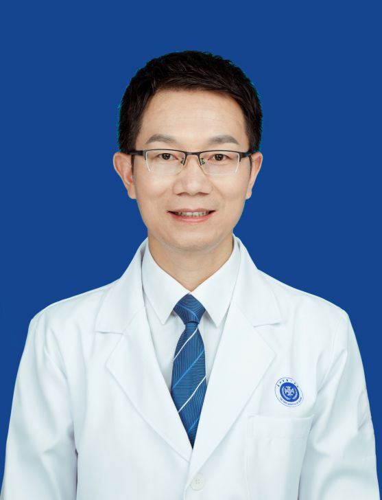 彭草云