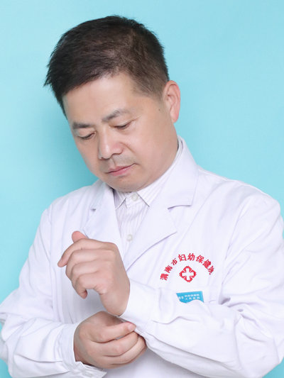周斌社