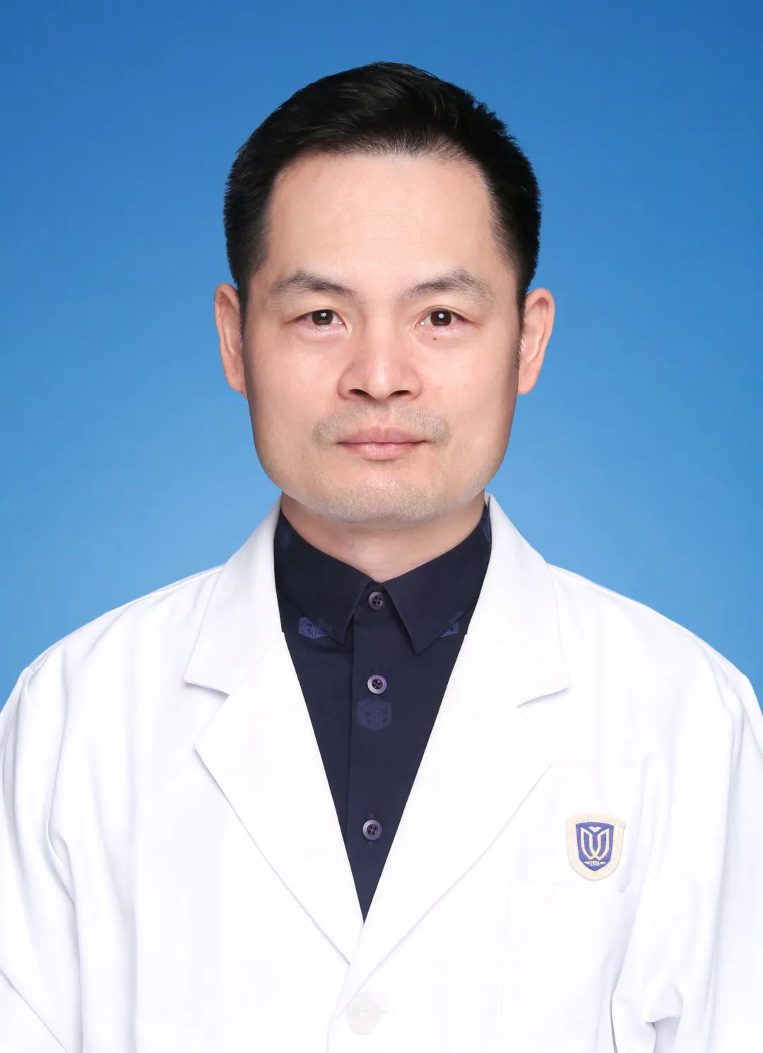 王依满
