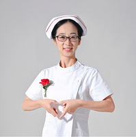何萍