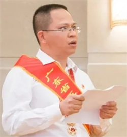 杨龙峰