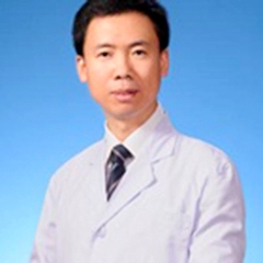 李巍