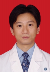 李震