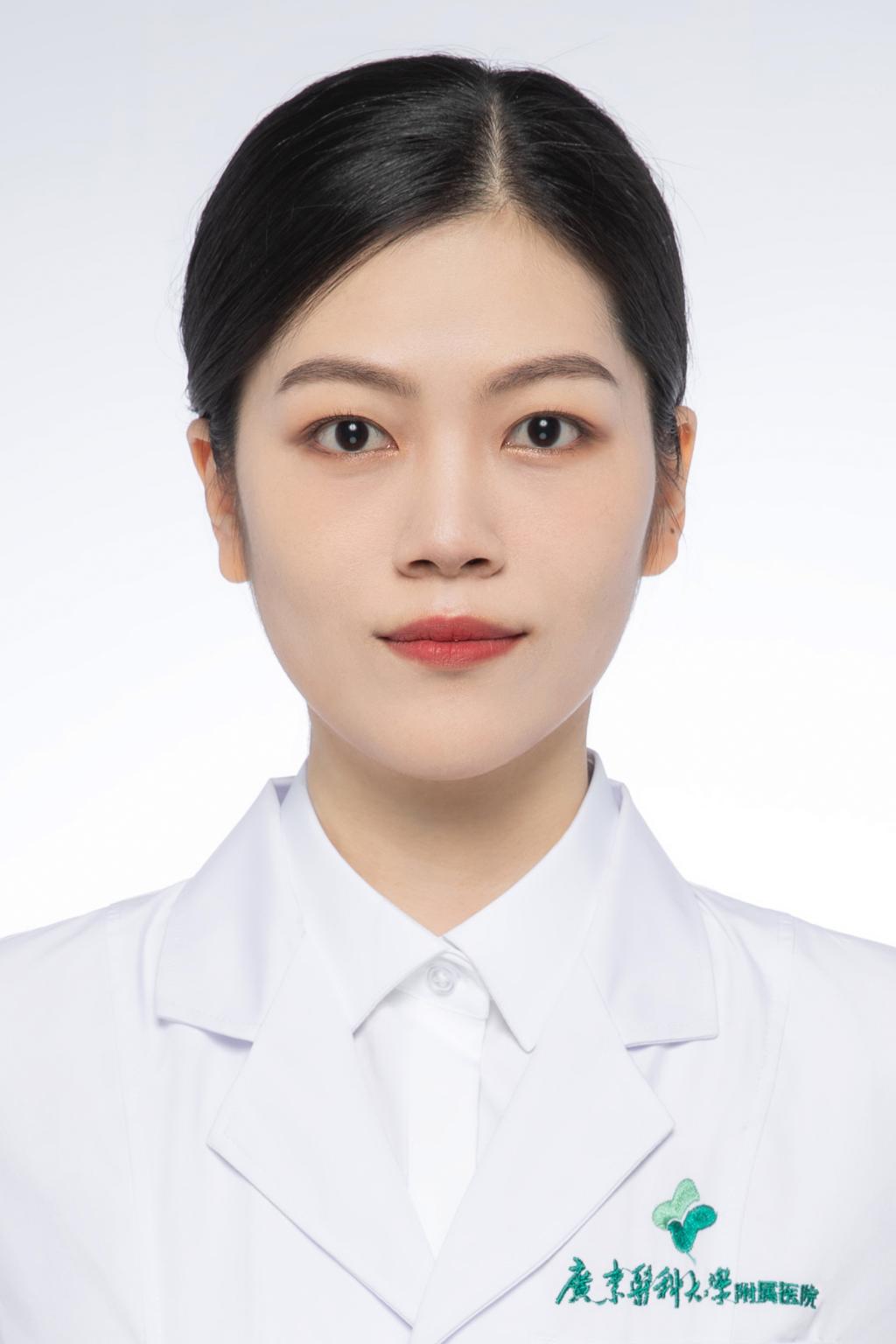 黄宝怡