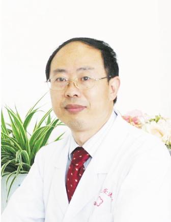 尹小龙