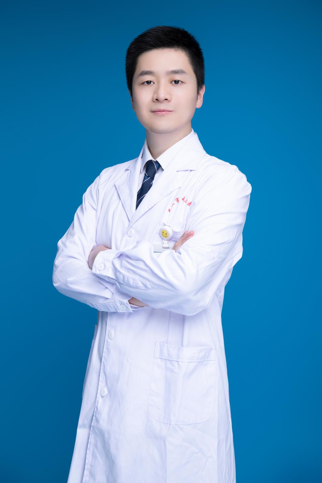 李凡