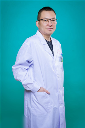 罗伟