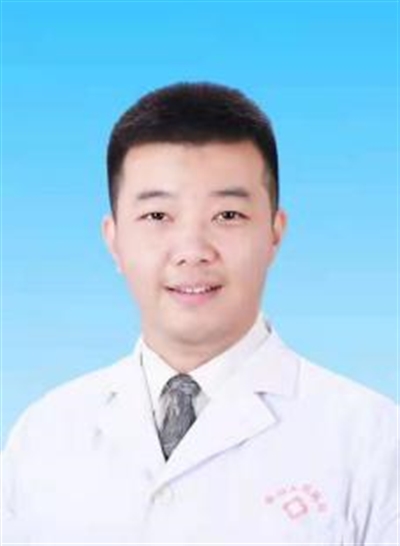 李焱