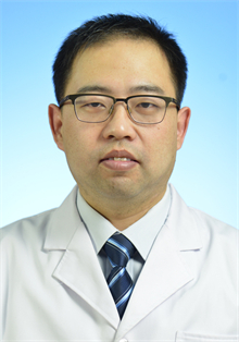王明