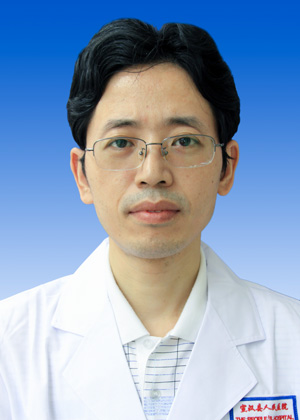 何俊