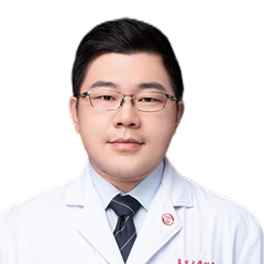 李伟