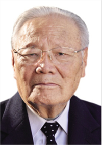 张震