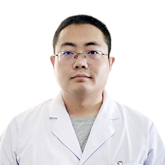 李伟