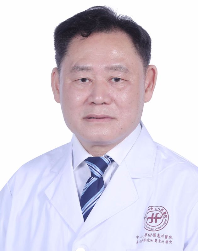 黄伯群