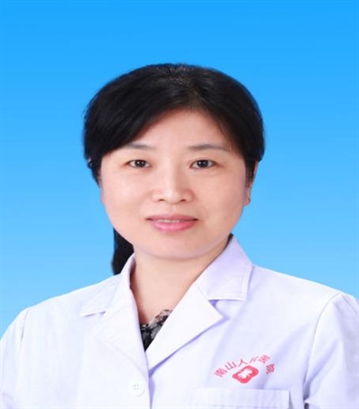 何雯