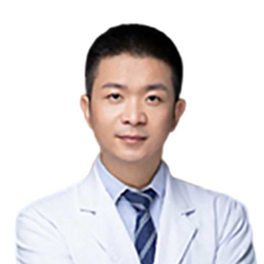 李亮