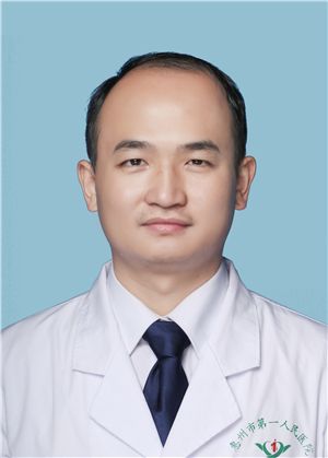 黄振