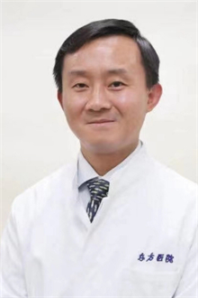 操黄明