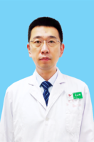 李小伟