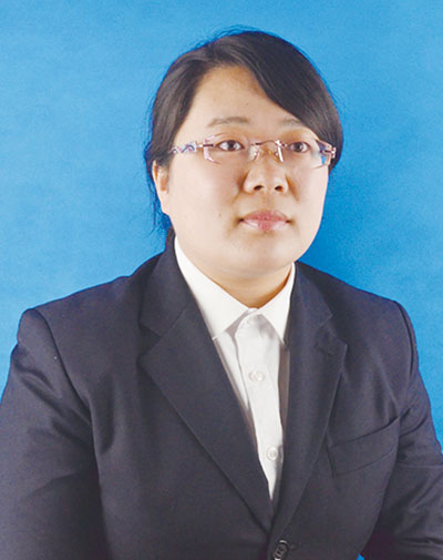 李雪健