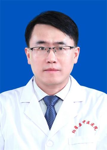 王荣摸
