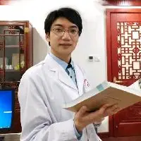 覃辉