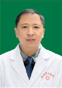 何俊