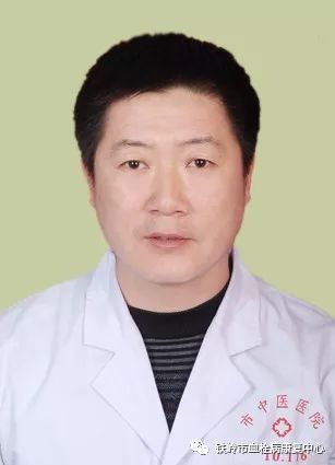 何伟