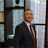 李巍