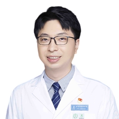 李伟
