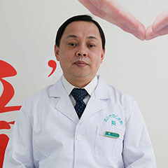 彭坚