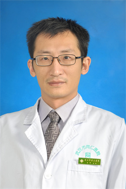 李伟
