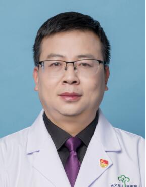 龚明