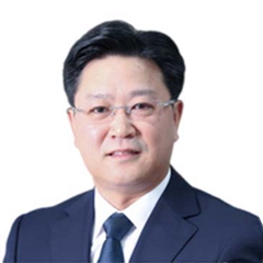 吕伯东
