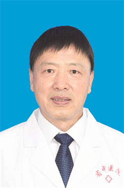 王立群