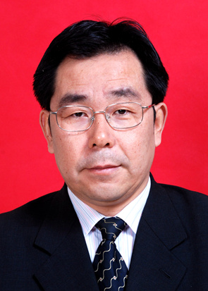 张国富