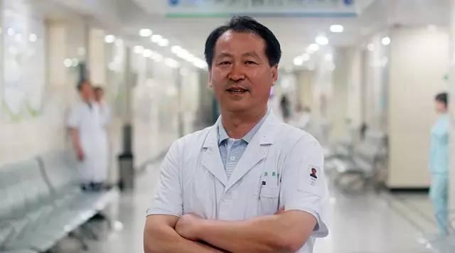 房伯君