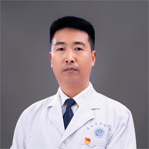 朱华