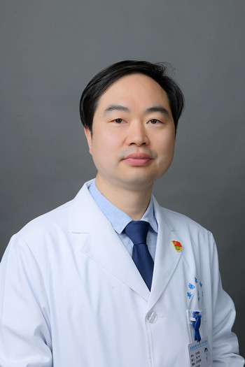 许育新