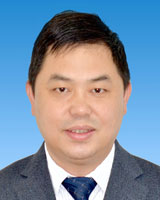 何斌