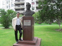 李育成